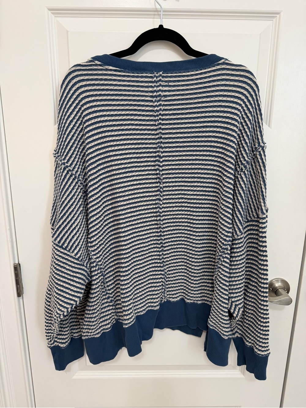 American Eagle Women's XL Casual Big Hug Textured Waffle Sweater Blue and Cream - Picture 5 of 5